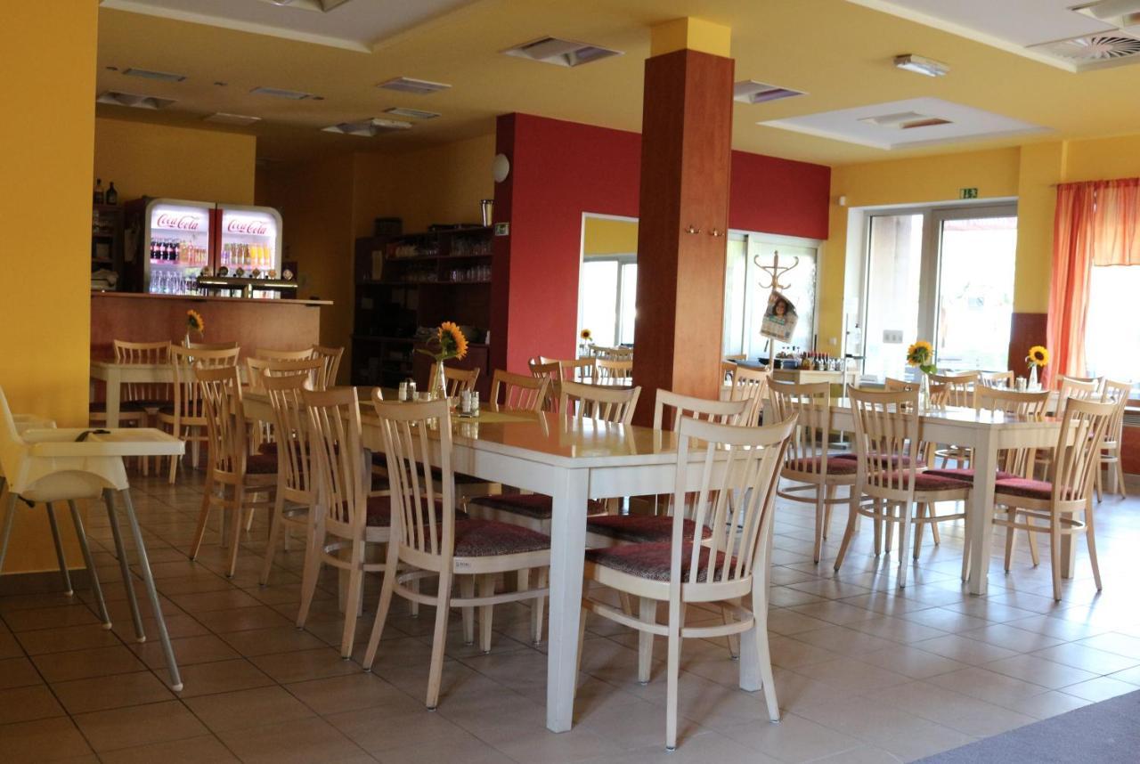 Hotel Petra Liberec Luaran gambar